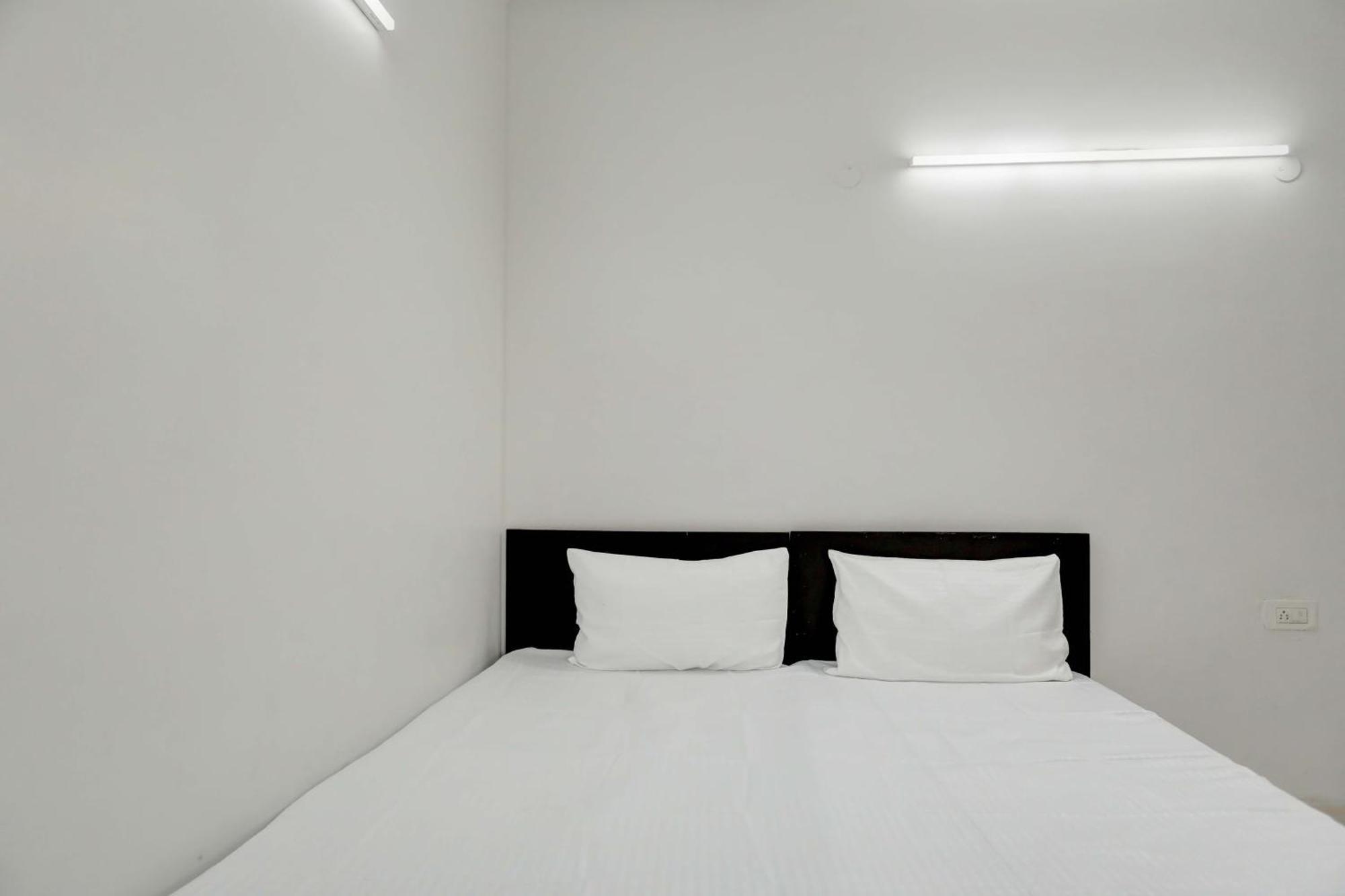 Aashiyana Homes New Delhi Buitenkant foto