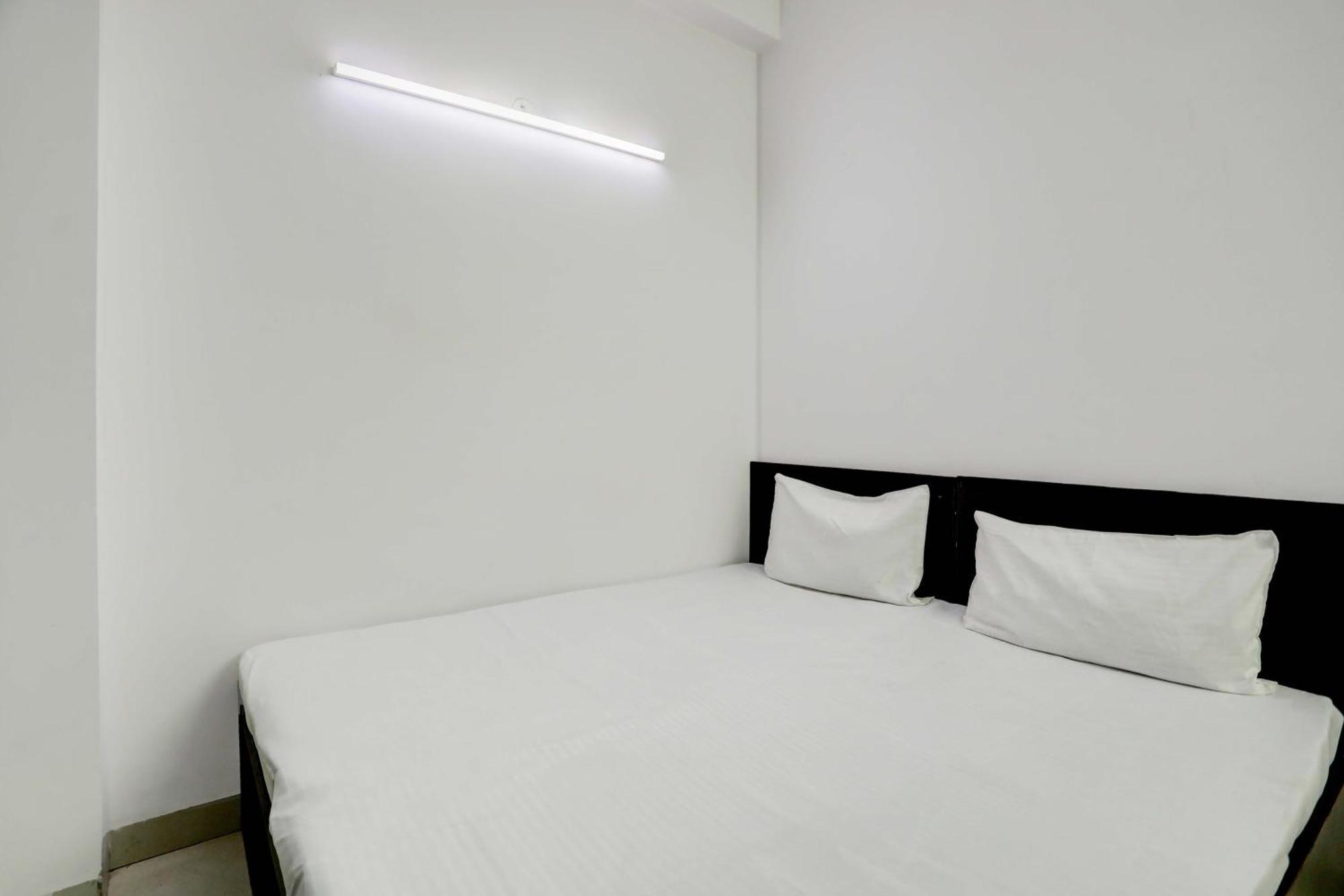 Aashiyana Homes New Delhi Buitenkant foto