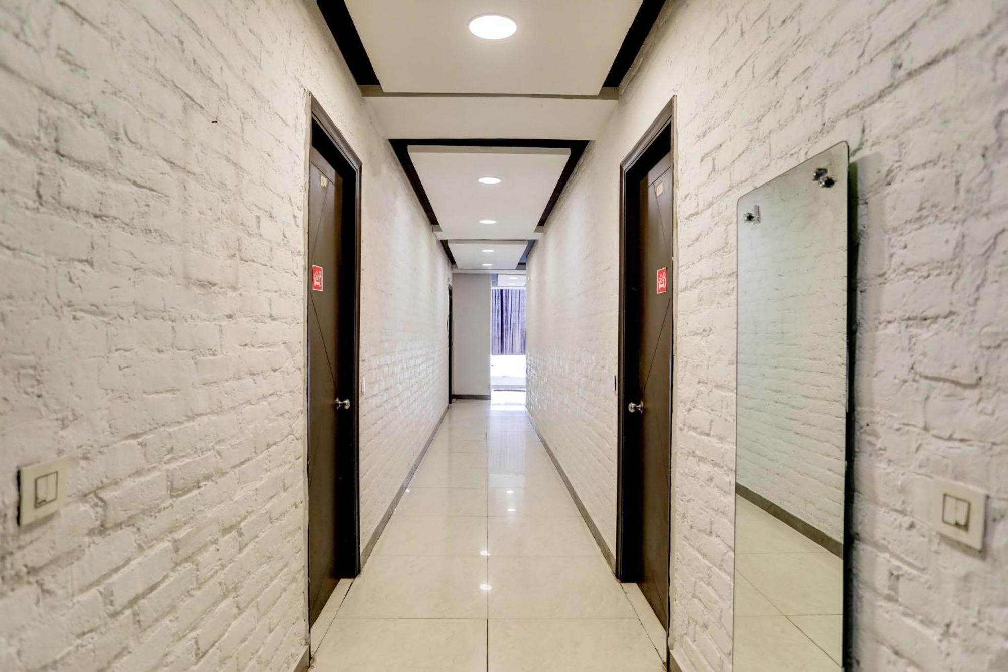 Aashiyana Homes New Delhi Buitenkant foto