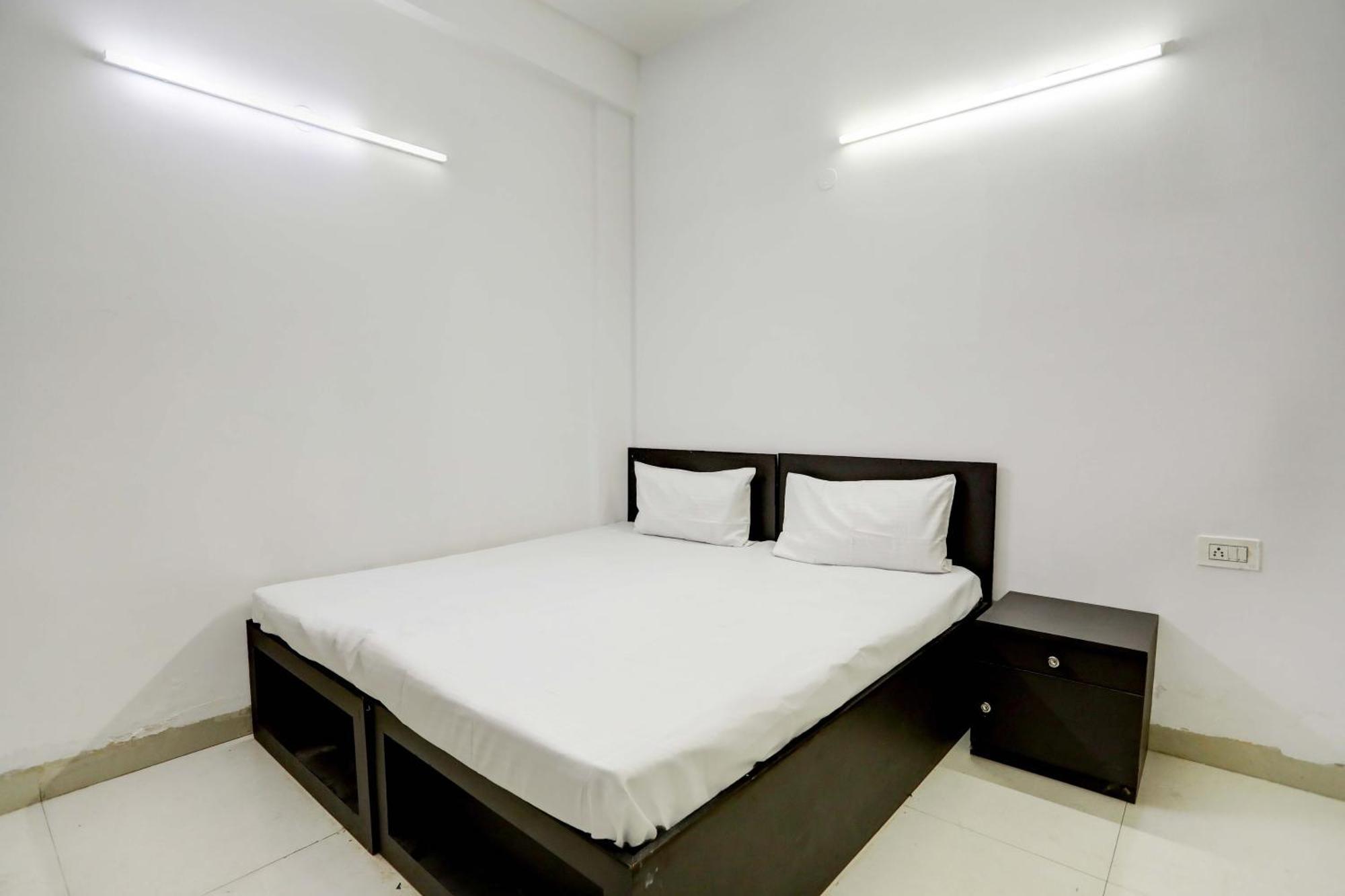 Aashiyana Homes New Delhi Buitenkant foto