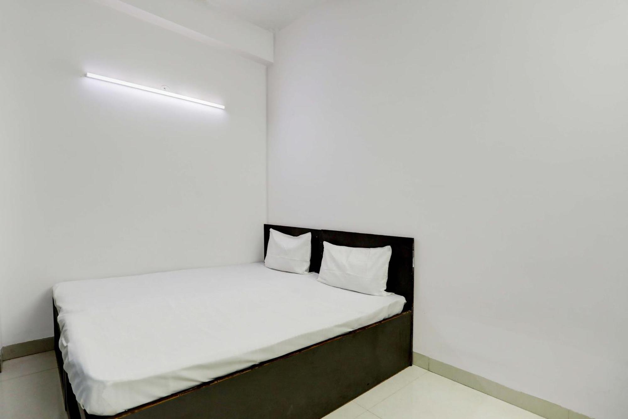 Aashiyana Homes New Delhi Buitenkant foto