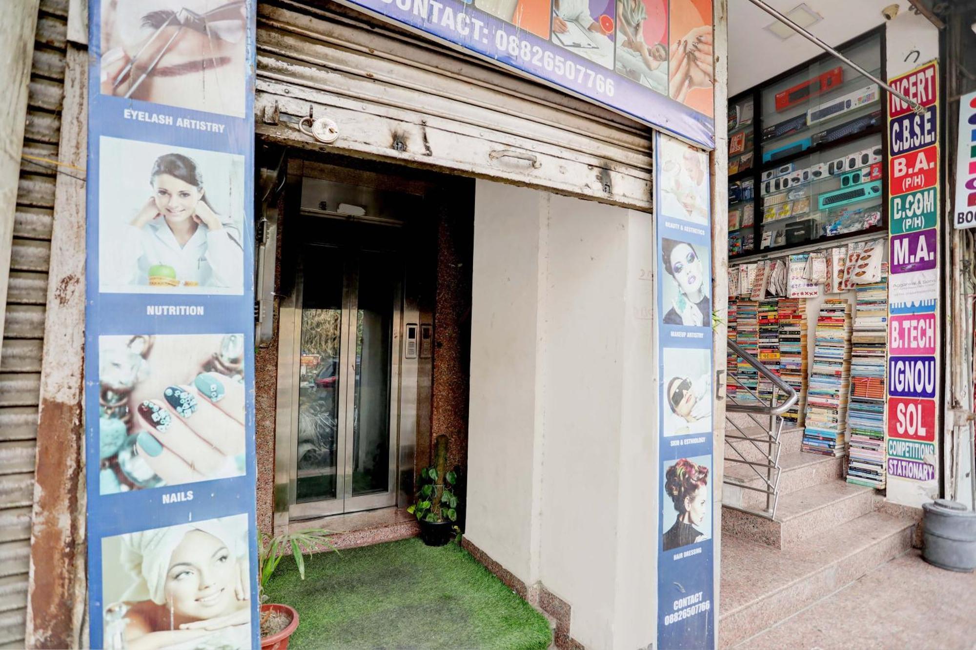 Aashiyana Homes New Delhi Buitenkant foto
