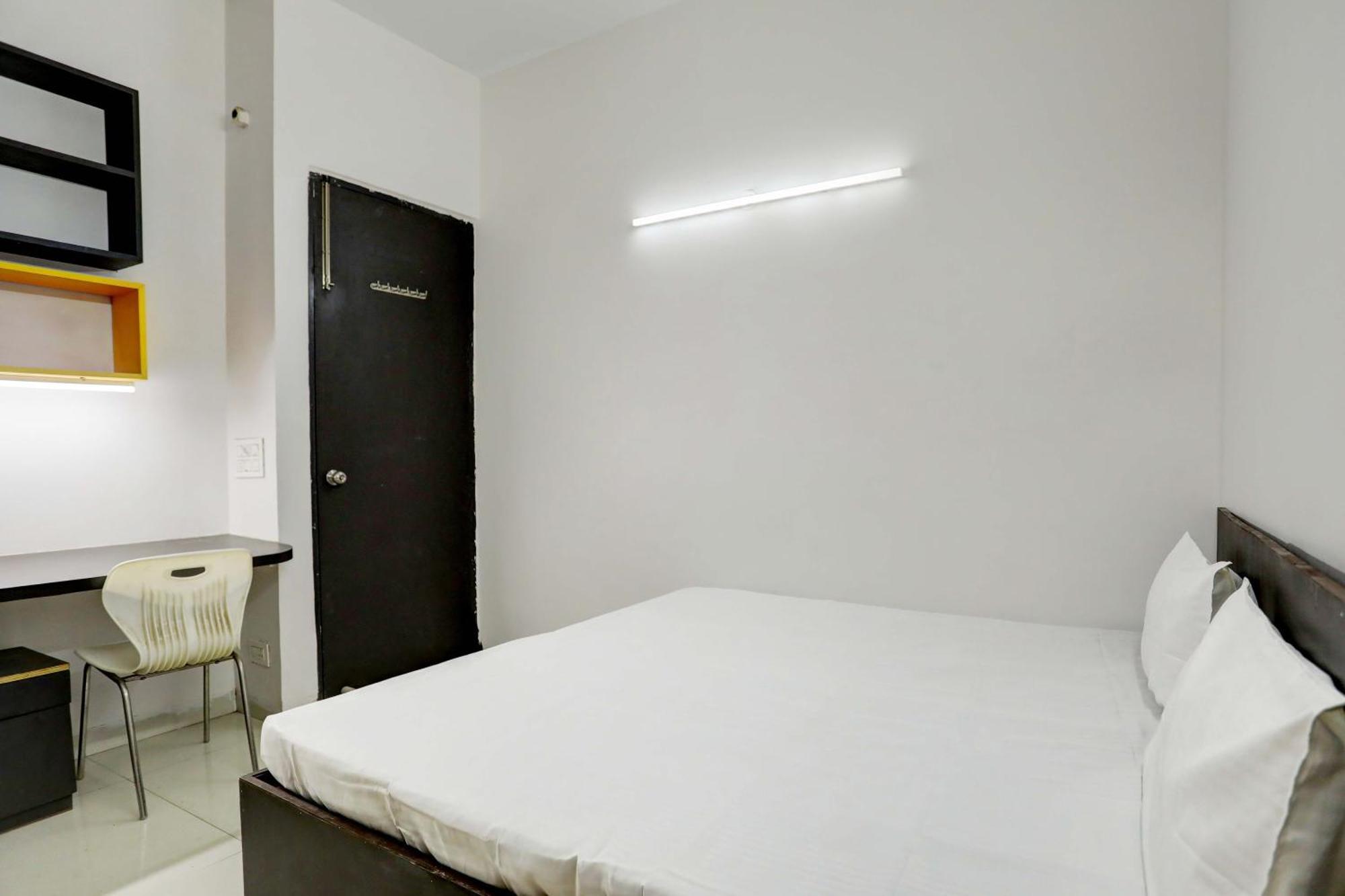 Aashiyana Homes New Delhi Buitenkant foto